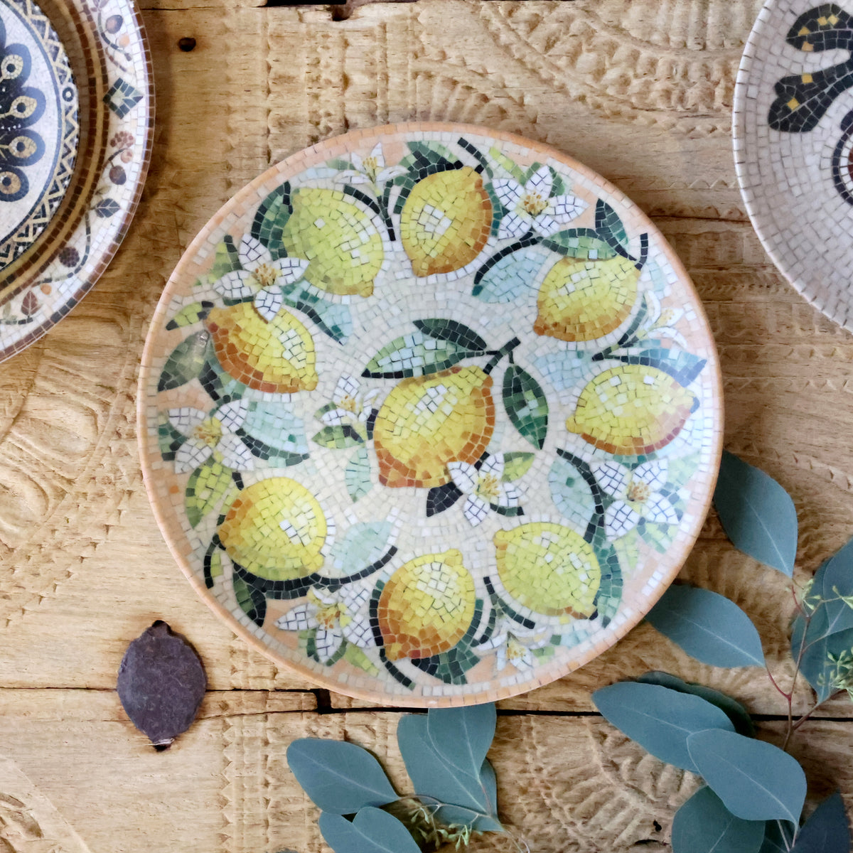 Chartres fad i mosaik med citroner